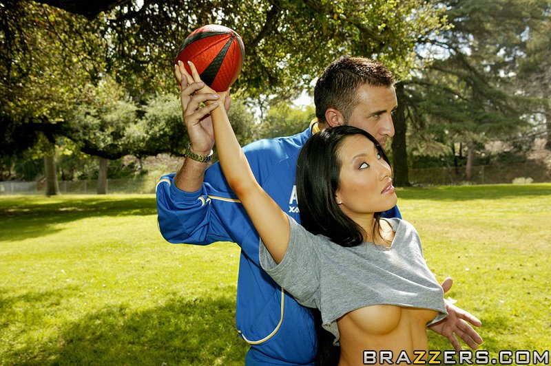 Sporty asian hottie Asa Akira gets nailed by her studly coach #52028557