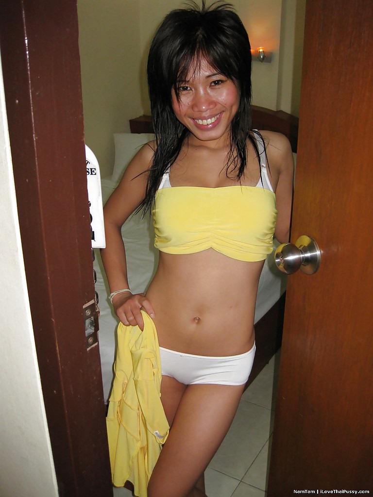 Seducente ragazza asiatica che si spoglia e viene inchiodata hardcore
 #52207761