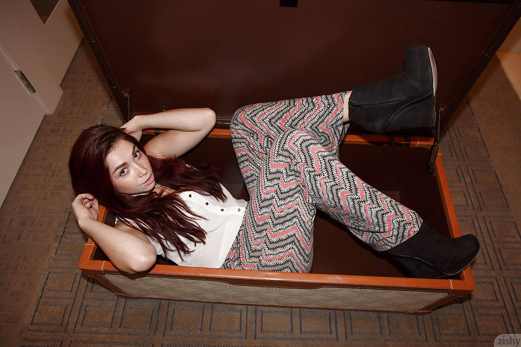 Amateur encantador jazz reilly posando en un bikini caliente al aire libre
 #50011089