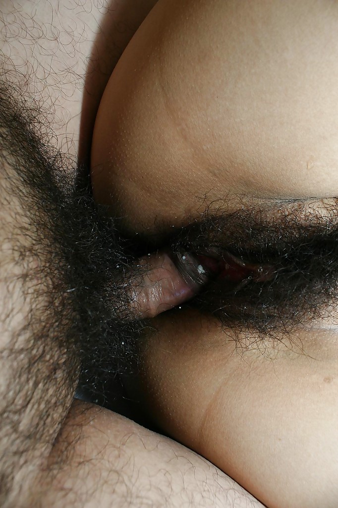 Una asiática cachonda se divierte chupando pollas, vibrando coños y follando
 #51220398