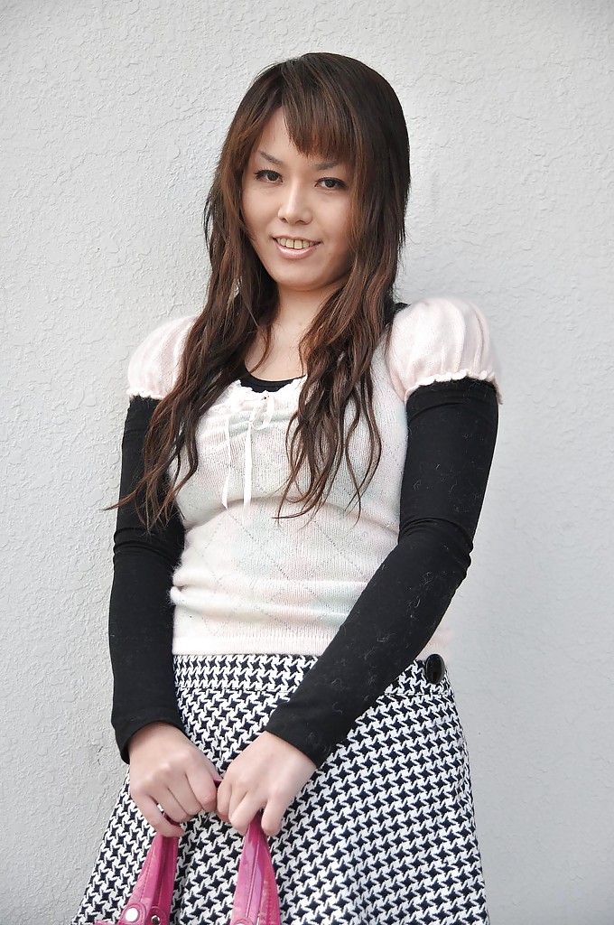 Yoshie kiyokawa ist bereit, sich nackt auszuziehen, nur um diesen Vibrator zu bekommen
 #51096577