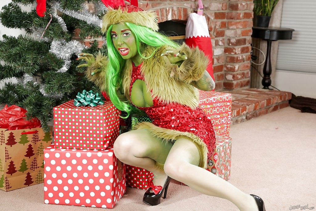 Green-skinned amateur Joanna Angel poses very hot on Christmas #50326980