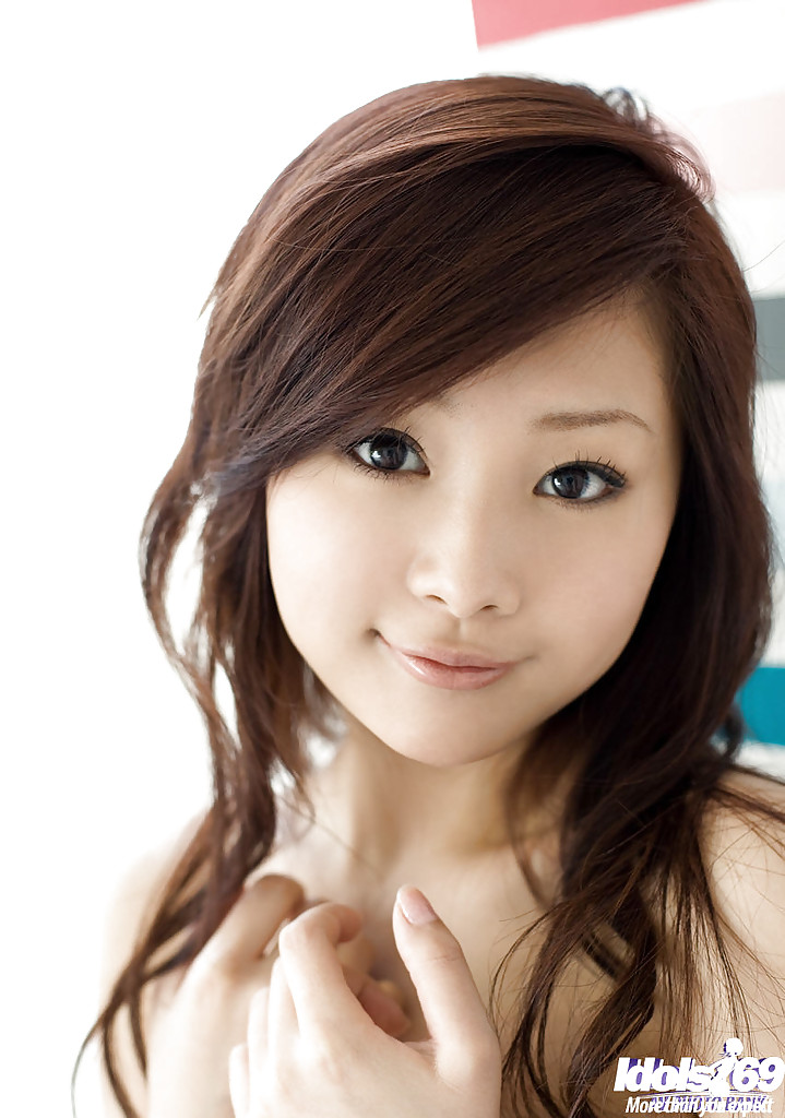 Verführerische asiatische Babe Suzuka Ishikawa rutscht ihre Kleidung aus
 #50042015
