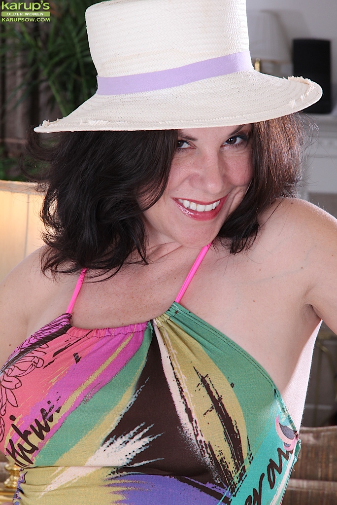 Mature MILF Arden Delaney striking sultry non-nude poses in dress and hat #50348870