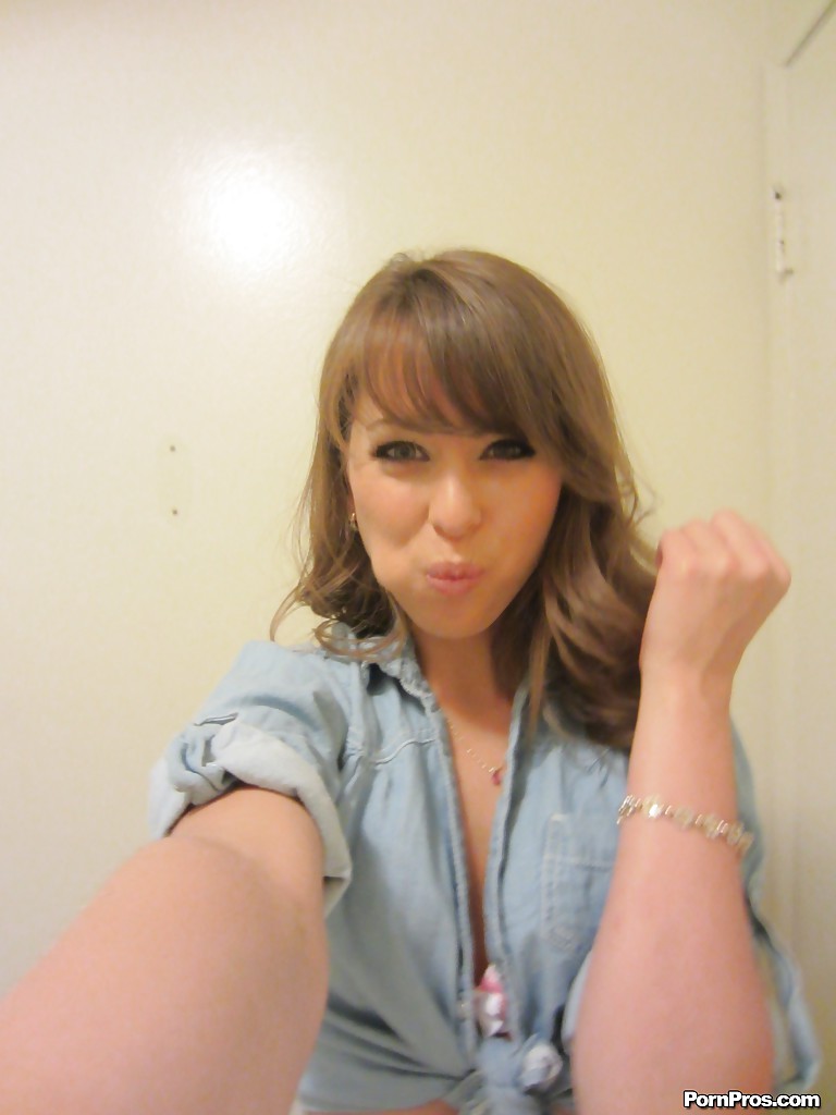 Clothed teen Riley Reid does some sexy self shots while in a toilet #51809217