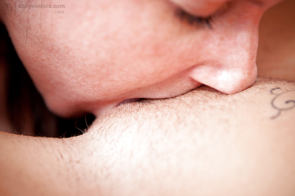All natural girls Karlijn and Mina tongue kissing before hot 69 lesbian sex #52278052