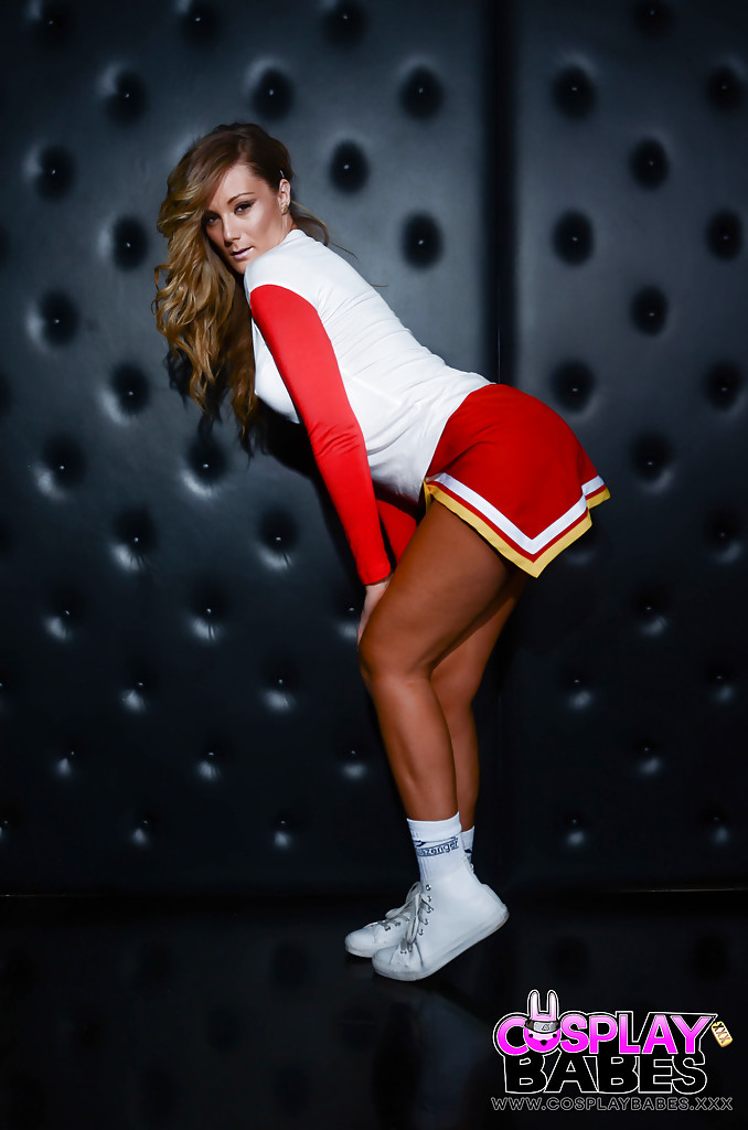 Cheerleader Elizabeth Bally frees big tits from uniform before masturbating #50313148