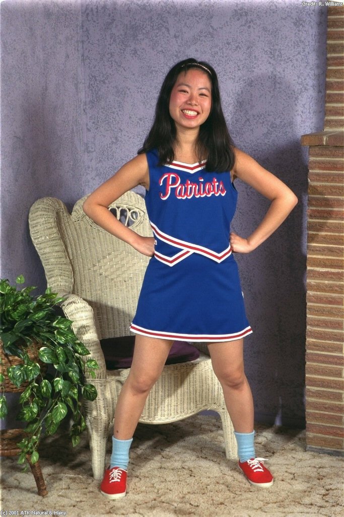 Asian Amateur Ivy Shedding Cheerleader Uniform For Hairy Cunt Exposure