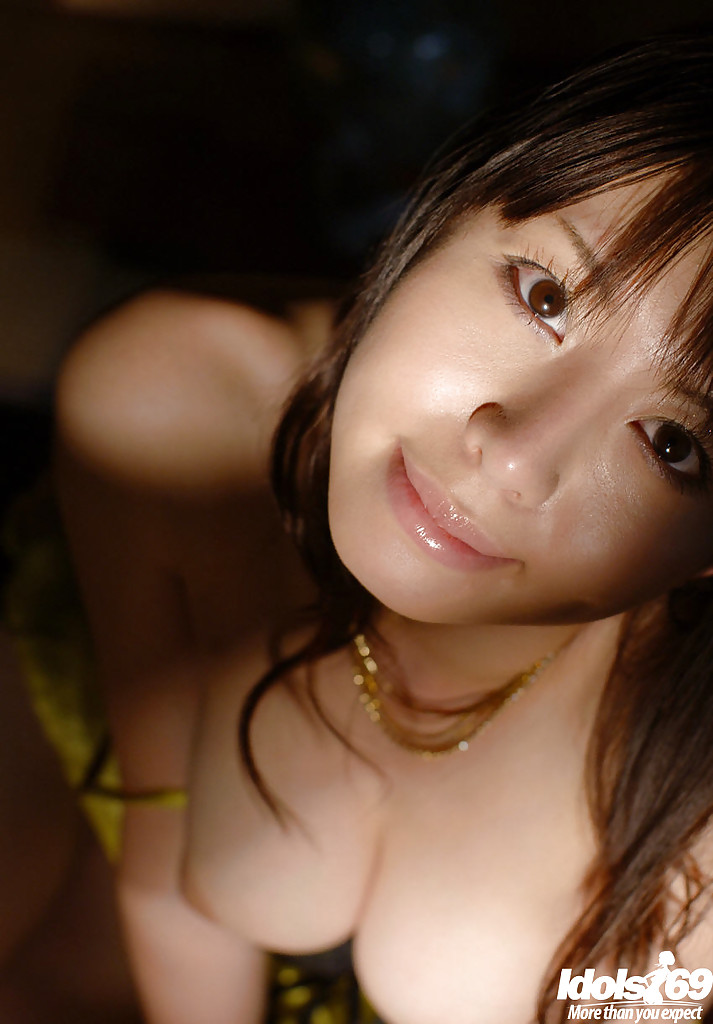 La dulce asiática Ai Takeuchi se desnuda y muestra sus tentadoras curvas
 #51208580