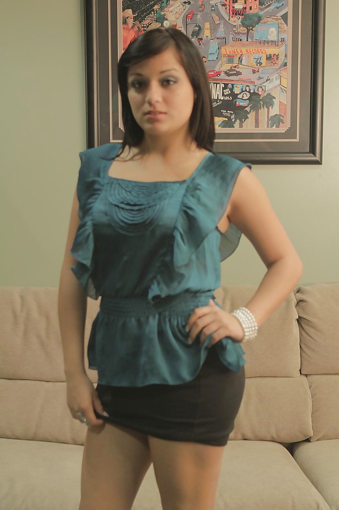 La fille latina angelina castellano s'exhibe dans une culotte sexy.
 #51257223