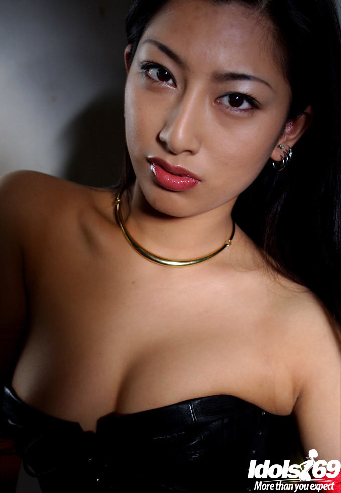 Pretty asian babe Ran Asakawa showing off her small titties #51218427