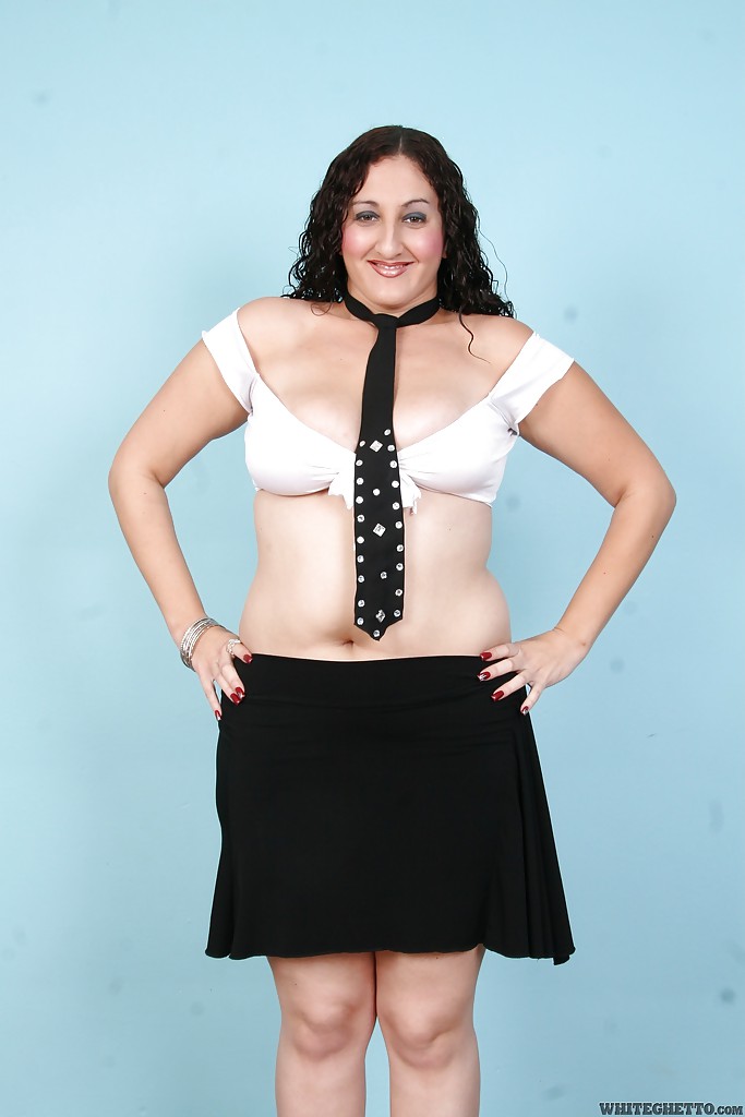 Fatty latina mit haarige Fotze sonia glaze stripping off her clothes
 #55612106