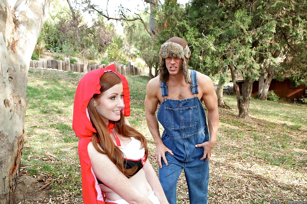 Joven encantadora vestida con medias nikki rhodes recibe una enorme polla
 #55169712