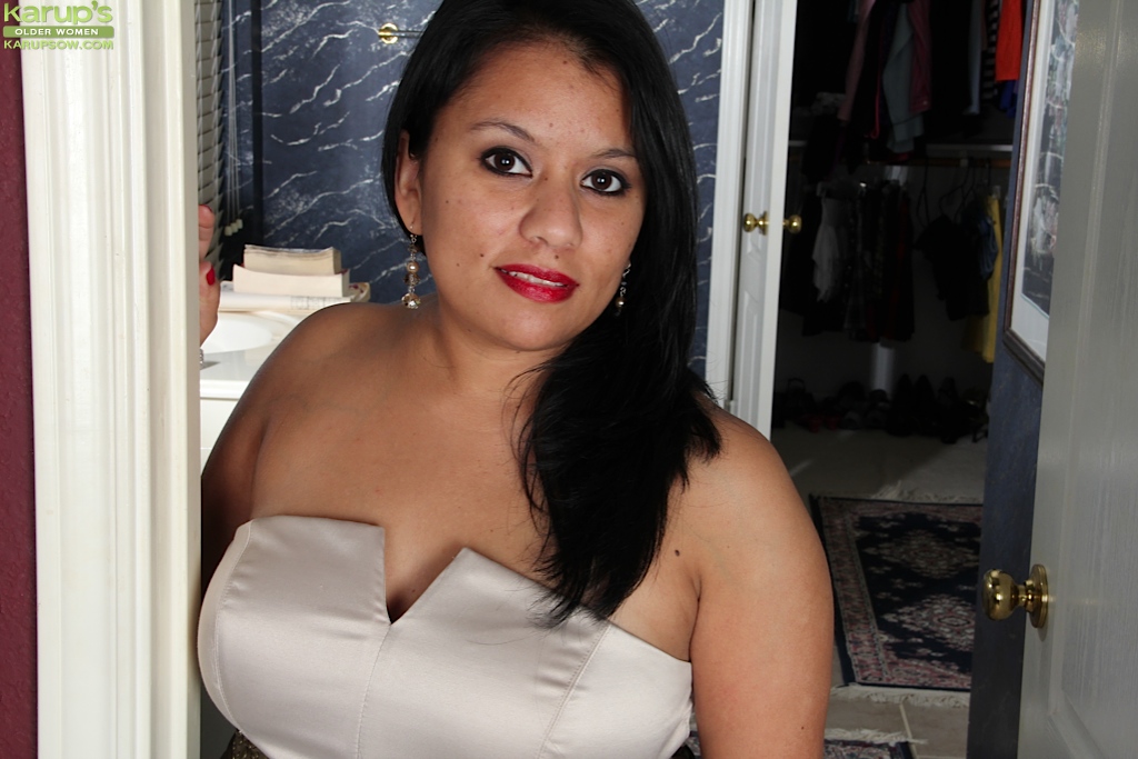 Fabulous Latina milf Lucey Perez is demonstrating her fatty body #54815856