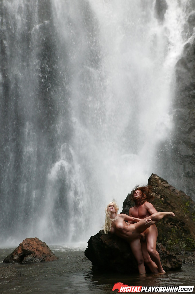 Stunning milf Jesse Jane fucks outdoor in the waterfall on cam #52373035