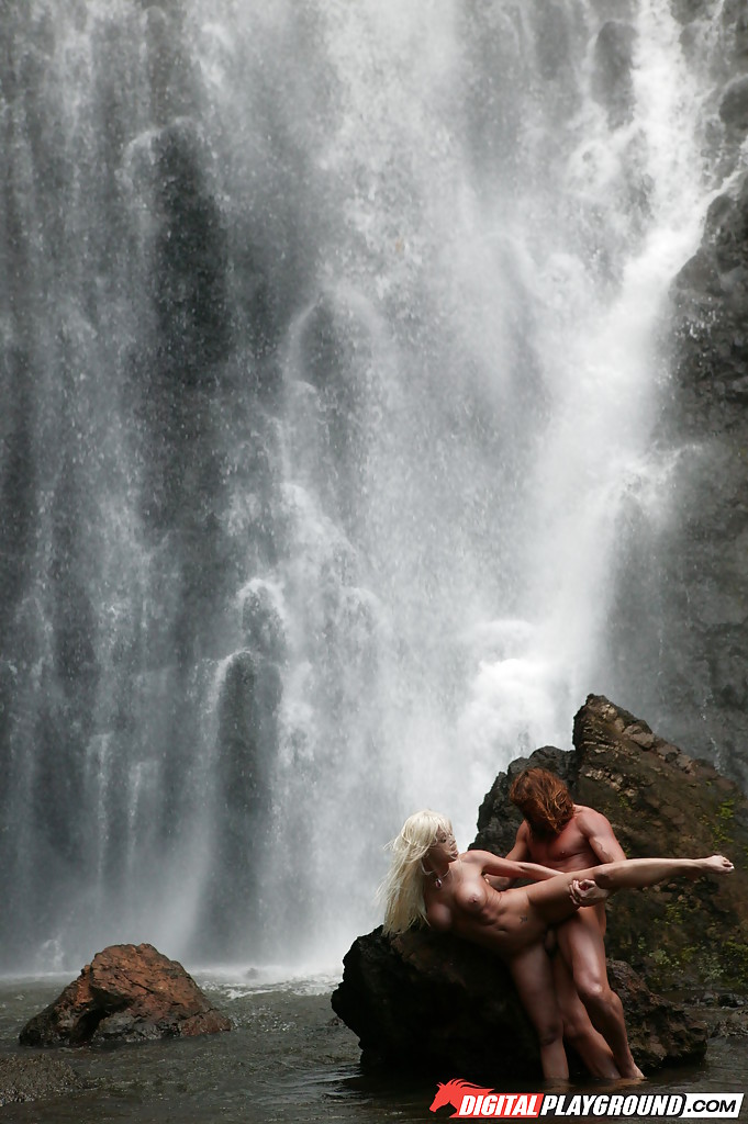 Stunning milf Jesse Jane fucks outdoor in the waterfall on cam #52373069