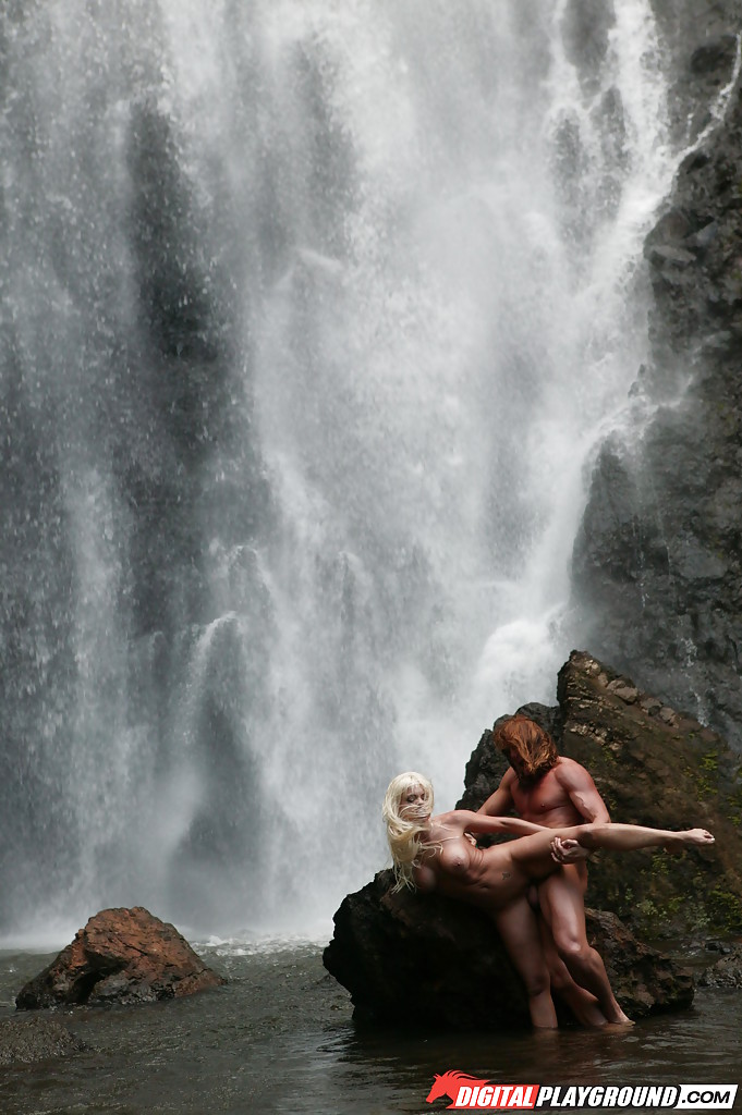 Stunning milf Jesse Jane fucks outdoor in the waterfall on cam #52373102