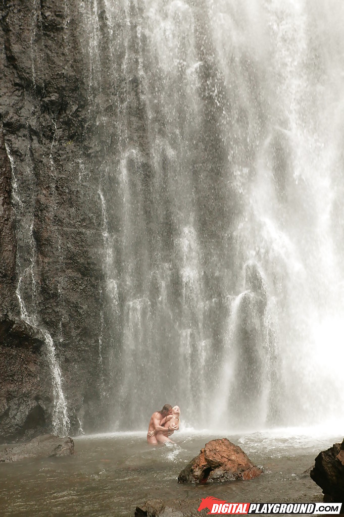 Stunning milf Jesse Jane fucks outdoor in the waterfall on cam #52373219