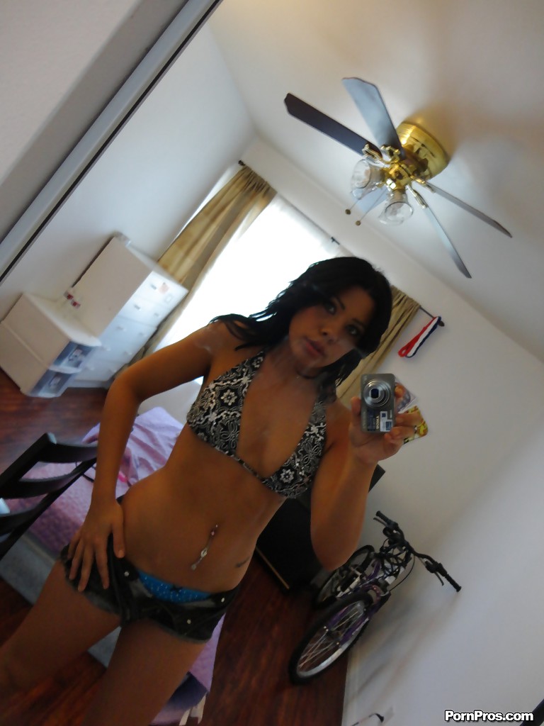 18 años de edad hottie verano stetson tomar autofotos en topless en mirroe
 #51845505