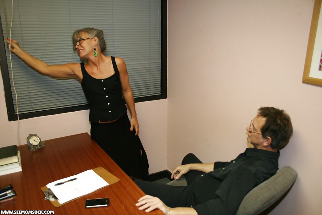 Mature secretary in glasses gives a great blowjob to her boss #51815838