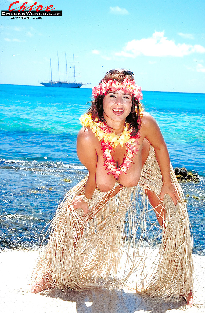 Seductive fatty Chloe Vevrier displaying her fat tits on the hawaiian beach #50165480