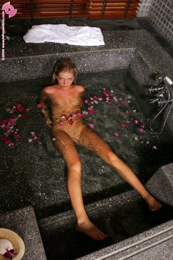 Adorable amateur blonde teen poses and gets fisting in the bath #73985513