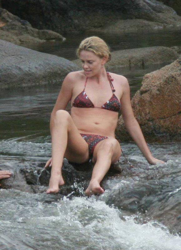 Charlize Theron nipple slip and exposed body #75396499