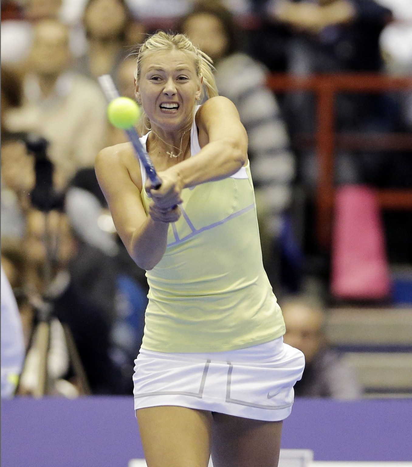 Maria sharapova mostrando sus bragas en el partido de tenis de exhibición en milán, it
 #75246978