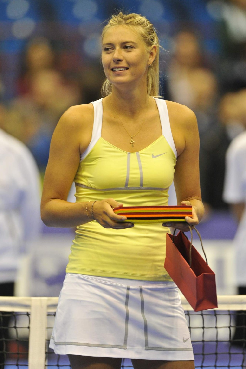 Maria sharapova lampeggiante le sue mutandine alla partita di tennis mostra a Milano, it
 #75247036