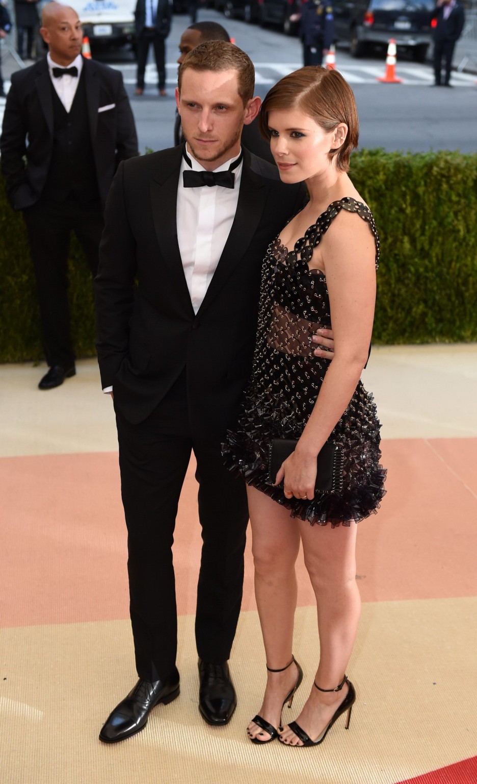 Kate Mara sieht heiß aus in einem schwarzen, durchsichtigen Minikleid
 #75142882