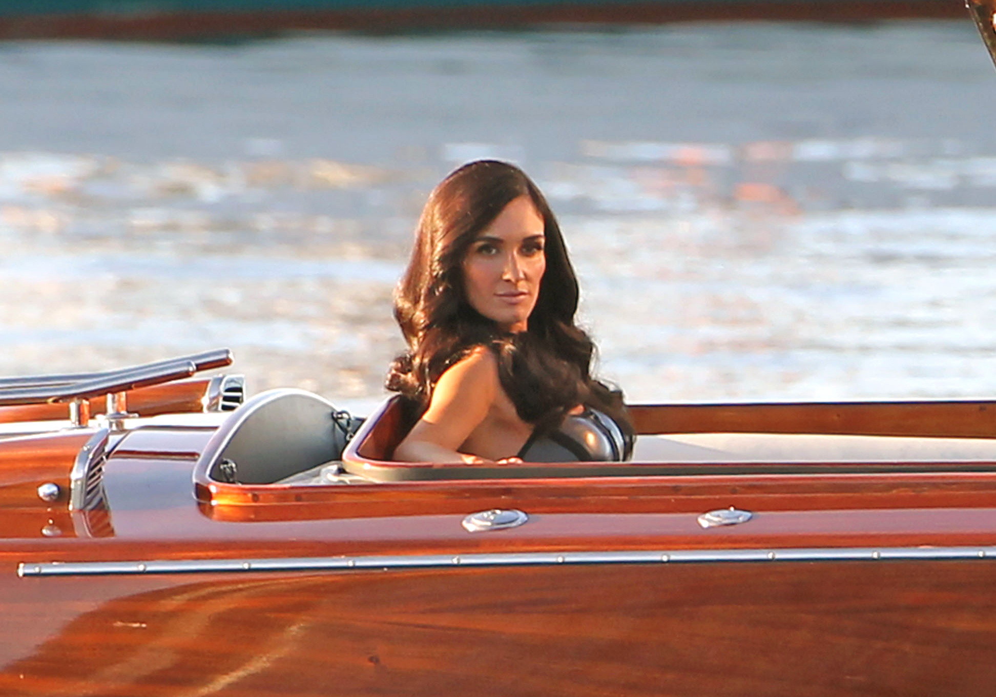 Paz vega en maillot de bain lors du tournage d'une publicité pour L'Oréal sur l'île de Catalina.
 #75307684