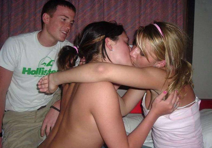 Really drunk amateur girlfriends going wild #76396023