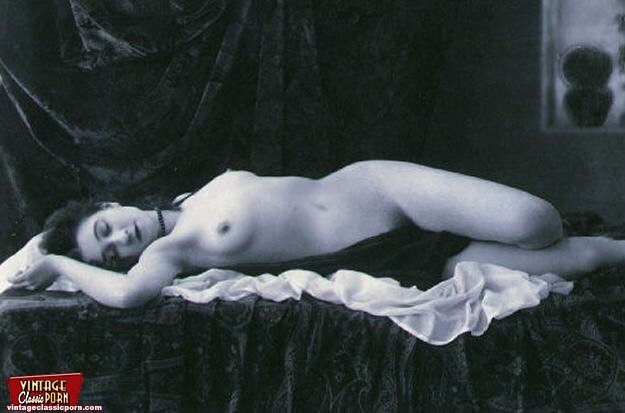 Several brunette ladies from the twenties showing it all #78487754
