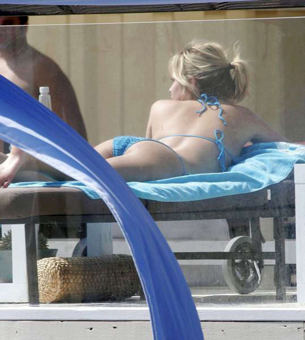 Kristin Cavallari exposing her sexy body and hot ass in bikini on pool #75340658