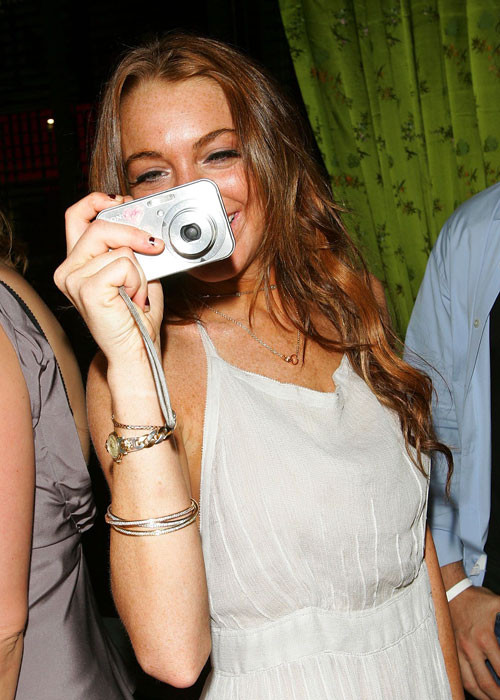 Lindsay Lohan nice sideboob paparazzi pictures and showing her big tits and upsk #75400880