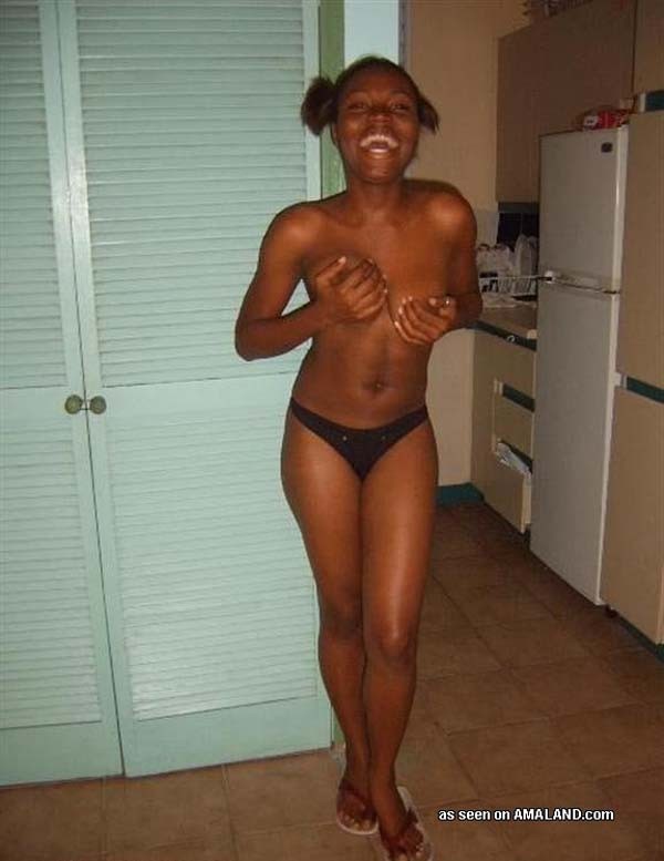 Ghetto Babes lieben es, ihre Beine zu spreizen
 #72631332
