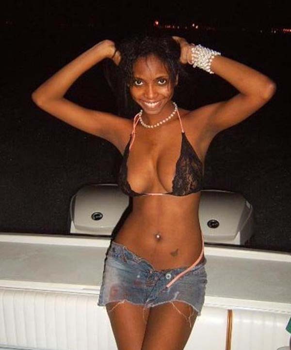 Ghetto Babes lieben es, ihre Beine zu spreizen
 #72631395
