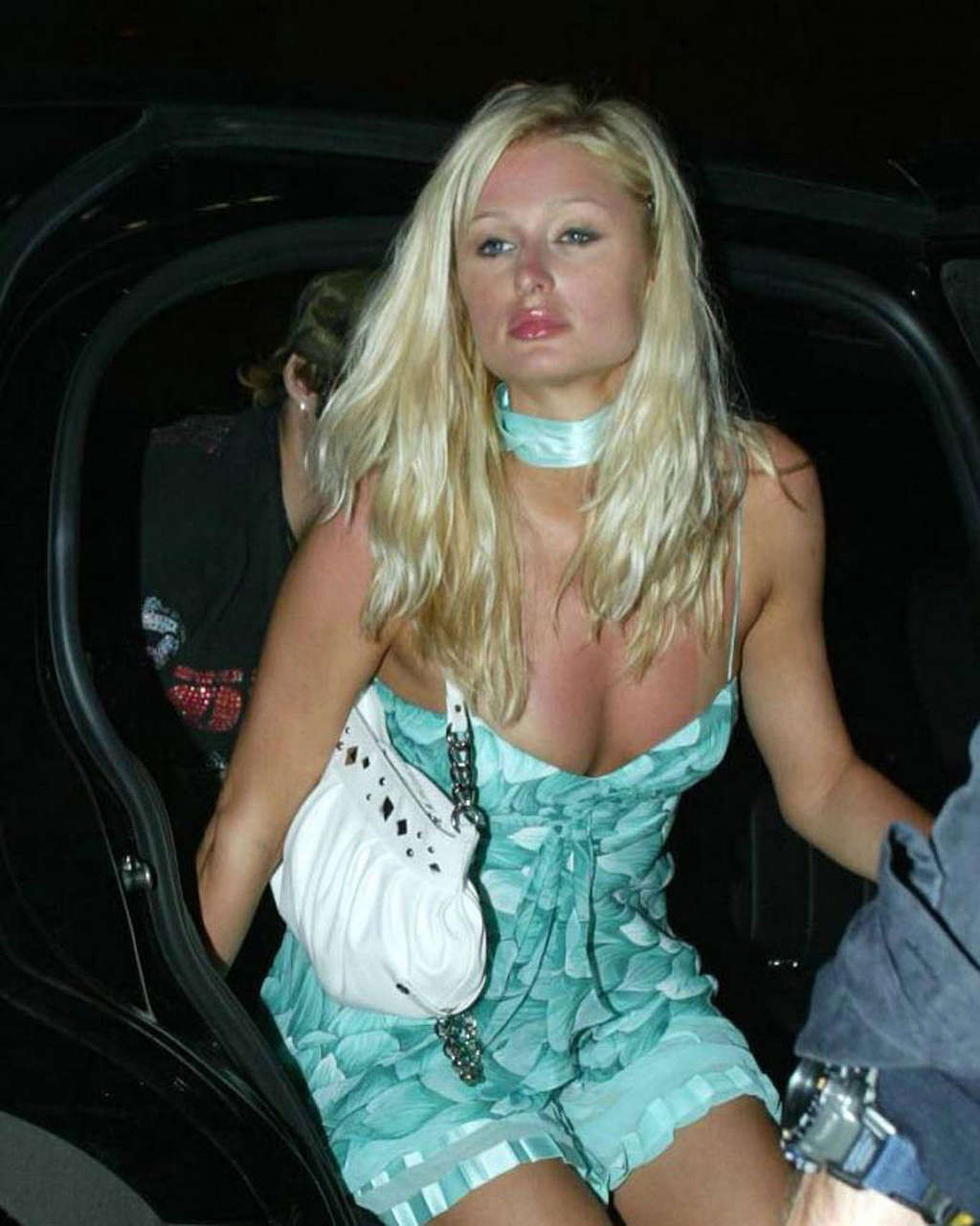 Paris Hilton spread her legs and showing sexy underwear in purple skirt #75364724