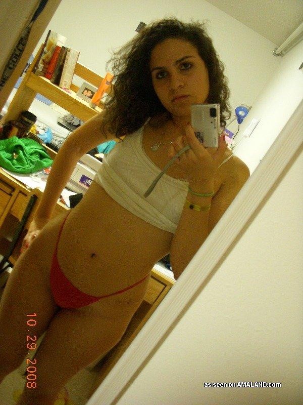 Photos de filles espagnoles coquines posant de manière sexy sur webcam
 #77029094