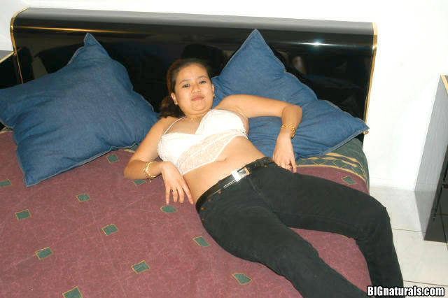 Filipina reventando el sujetador recibiendo una follada de tetas caliente para que el pene entre en erupción
 #67096775