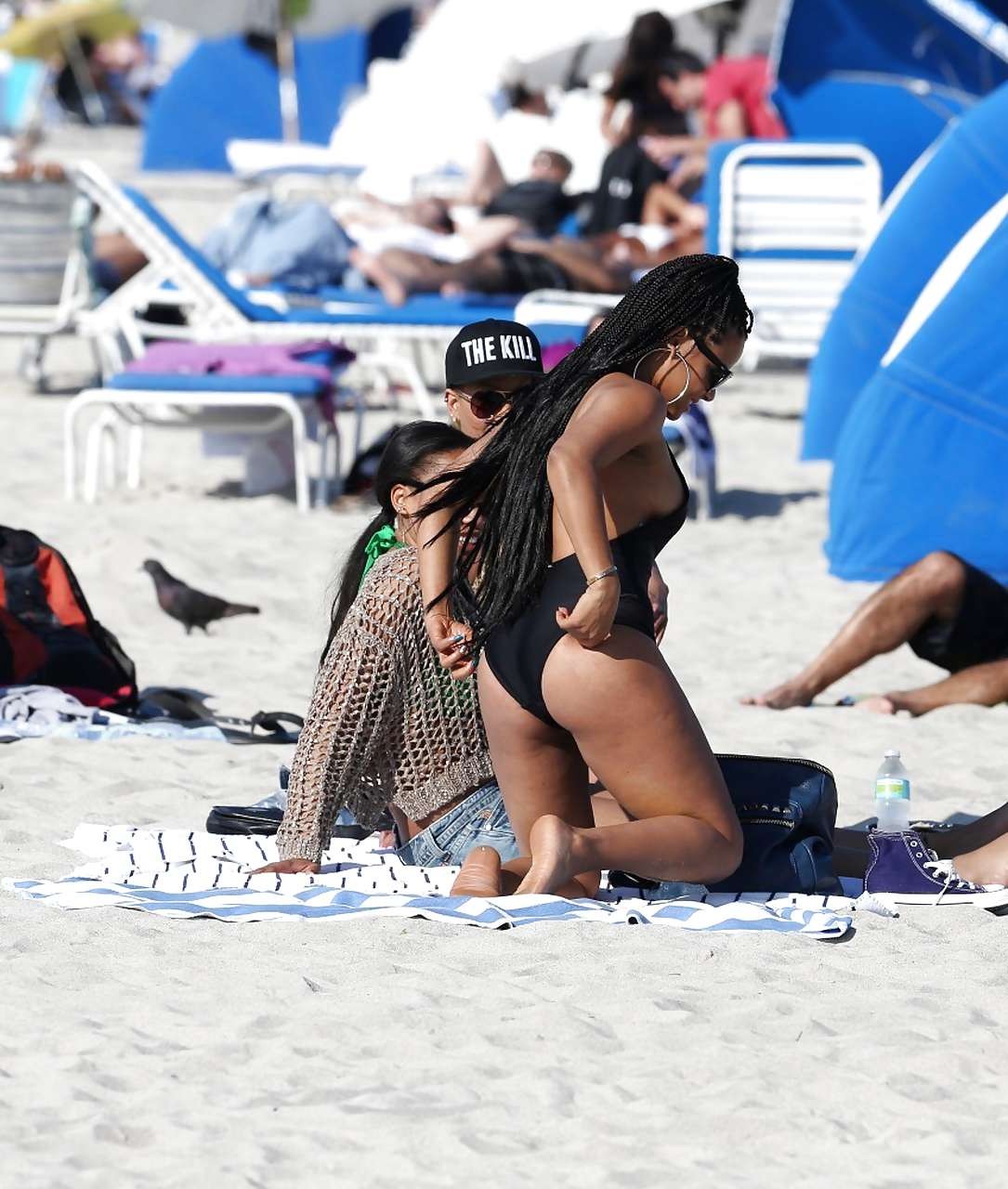 Christina milian exponiendo sus pezones en bikini en la playa
 #75229725