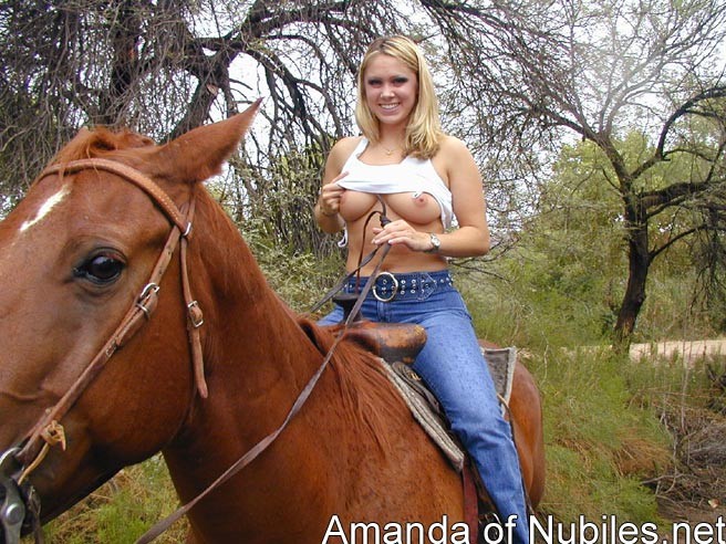 Tight rubia stripping &amp; posando desnuda
 #71483413