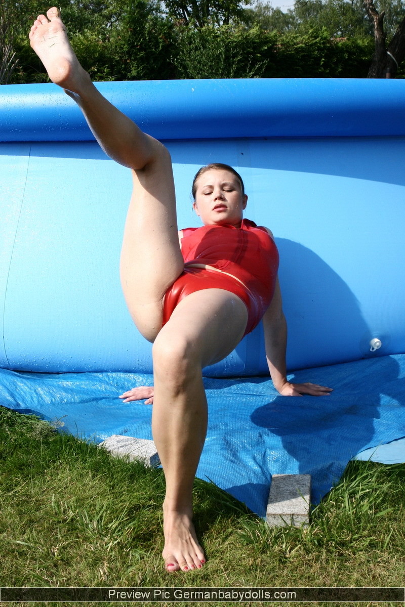 Desnudo de verano brillante
 #68164445