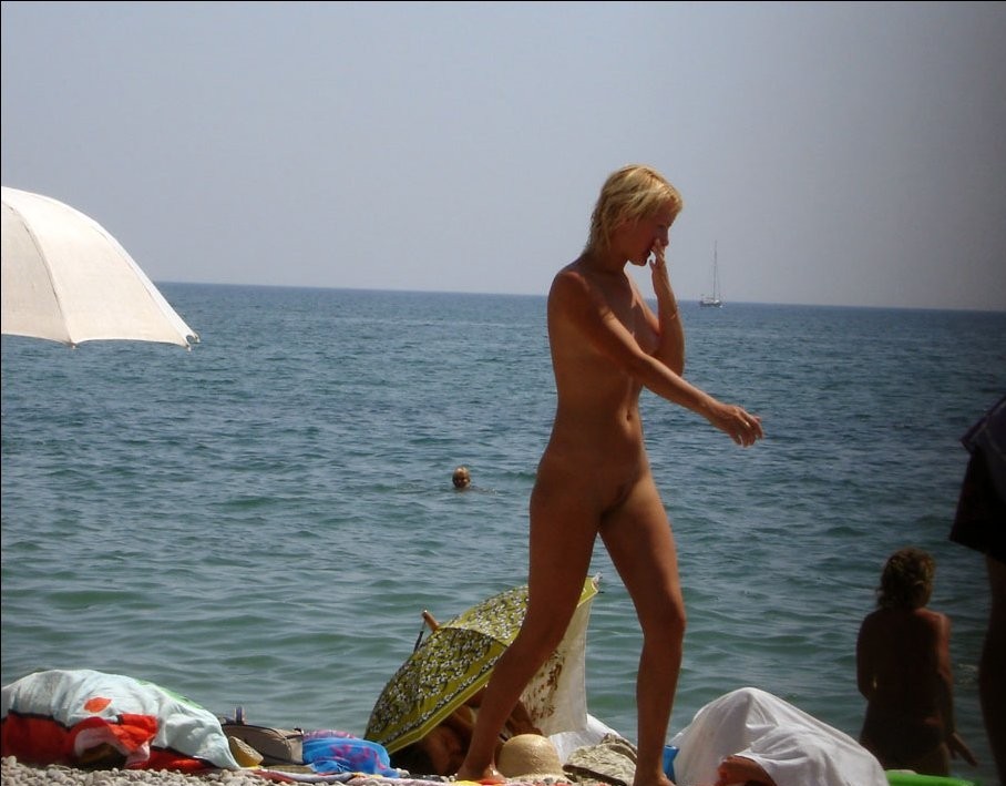 Attenzione - foto e video di nudisti incredibili
 #72274299