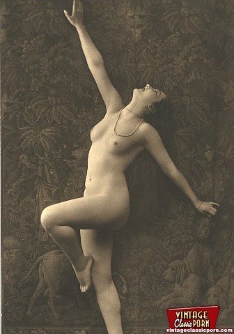 Several vintage ladies showing their sensual dance moves #78482930