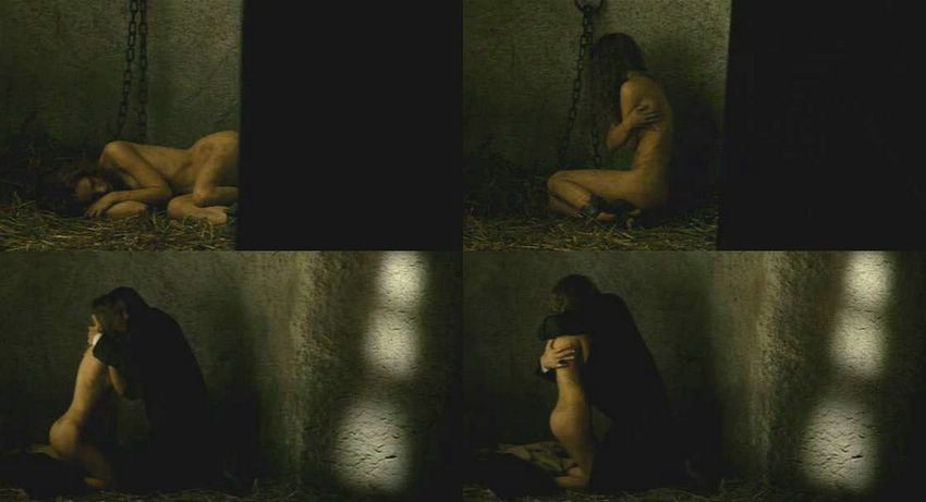La célébrité Natalie Portman expose son cul parfait et ses petits seins.
 #74981895