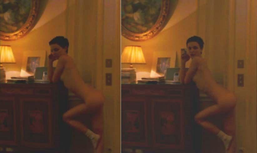 La célébrité Natalie Portman expose son cul parfait et ses petits seins.
 #74981904