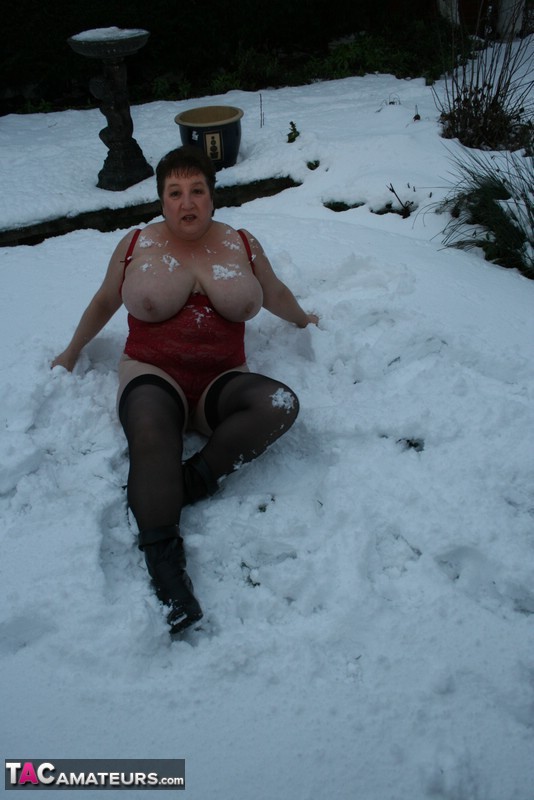 Who doesnt enjoy playing in the snow #74193665