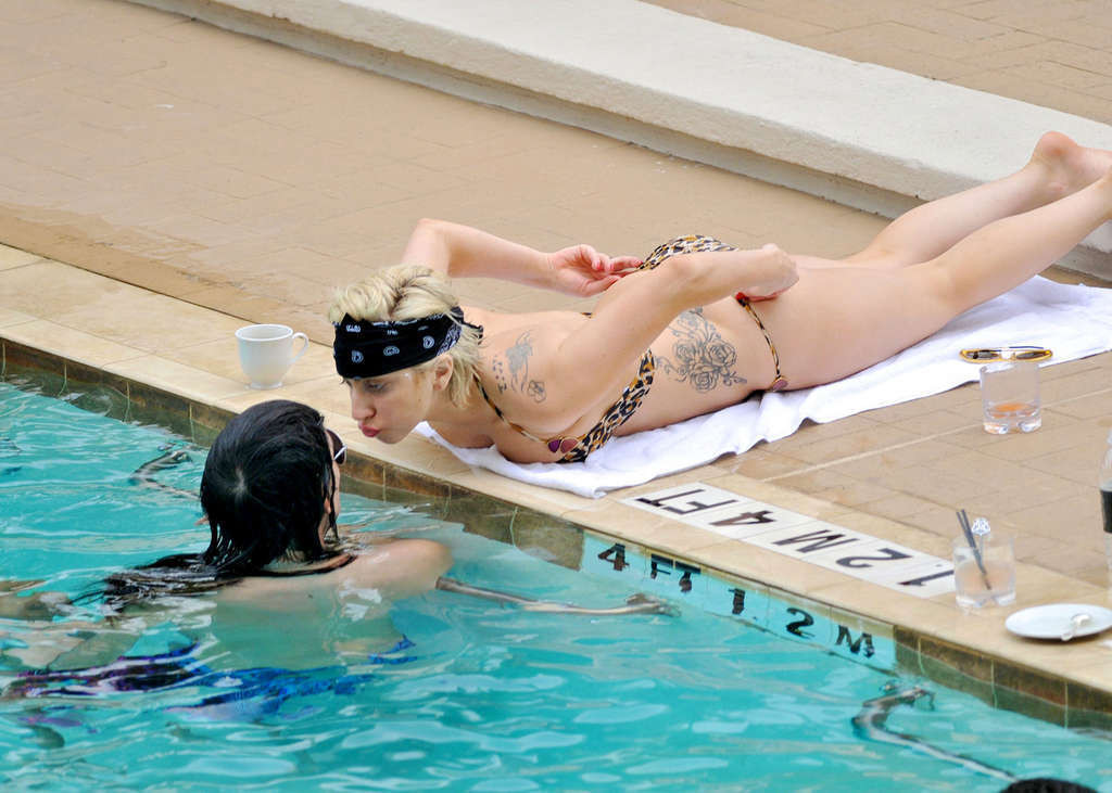 Lady Gaga exposing her sexy body and hot ass in bikini on pool #75339073