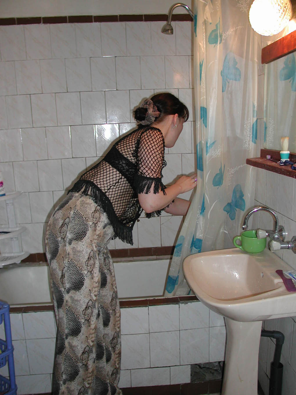 Voyeur Dorm Babe Caught Taking A Shower On Hidden Spy Cam